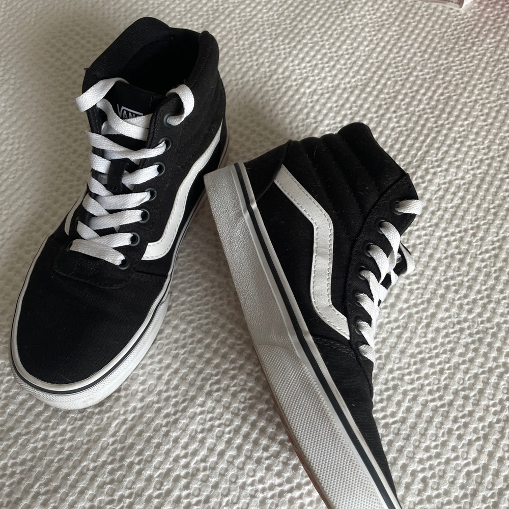 HighTop Black Vans - Women’s size 6.5